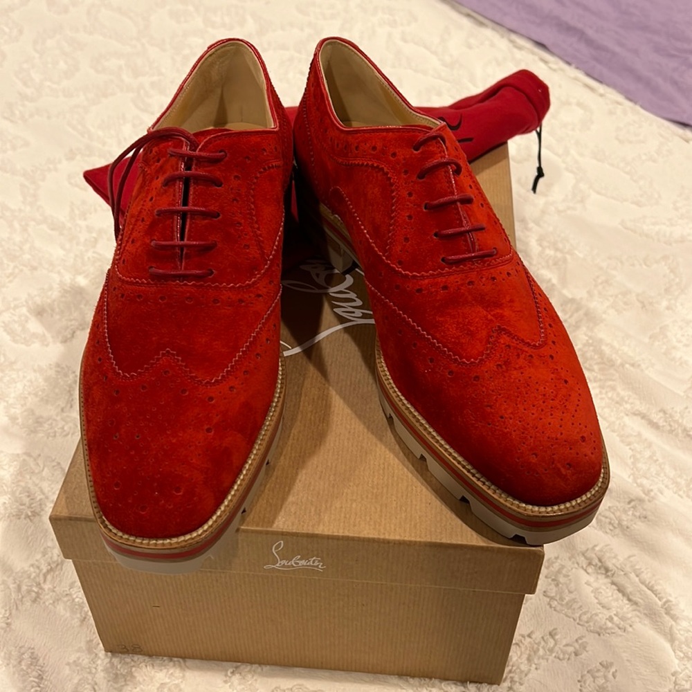Never worn Christian Louboutin suede oxford’s